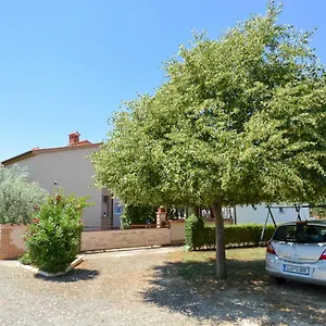 Mit- Mir Apartament Fondole